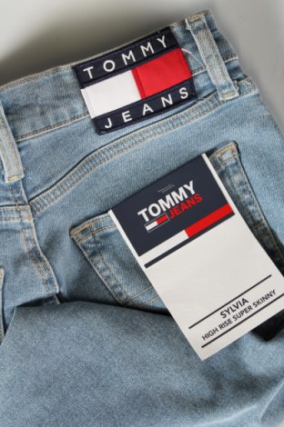 Damskie jeansy Tommy Jeans, Rozmiar XS, Kolor Niebieski, Cena 582,99 zł