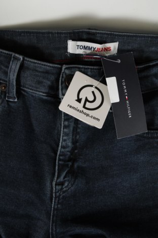 Дамски дънки Tommy Jeans, Размер M, Цвят Син, Цена 182,49 лв.