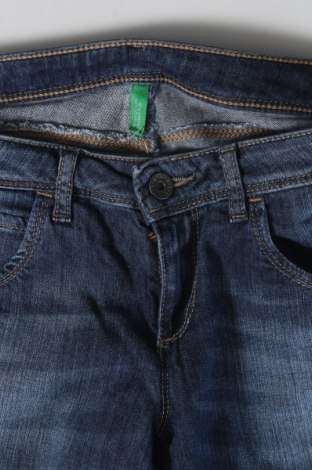 Damskie jeansy United Colors Of Benetton, Rozmiar M, Kolor Niebieski, Cena 63,99 zł