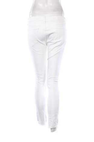 Damen Jeans Zara, Größe M, Farbe Weiß, Preis 18,99 €