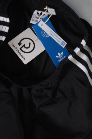 Дамски къс панталон Adidas, Размер XS, Цвят Черен, Цена 42,99 лв.