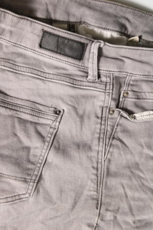 Damen Shorts Esprit, Größe L, Farbe Grau, Preis € 15,99