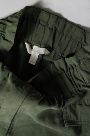 Pantaloni scurți de femei H&M, Mărime S, Culoare Verde, Preț 26,99 Lei