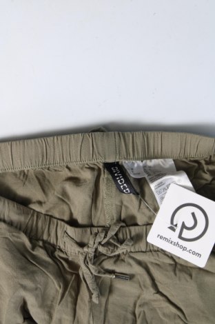 Damen Shorts H&M Divided, Größe M, Farbe Grün, Preis € 5,99