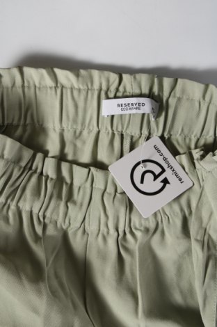 Pantaloni scurți de femei Reserve, Mărime S, Culoare Verde, Preț 52,99 Lei