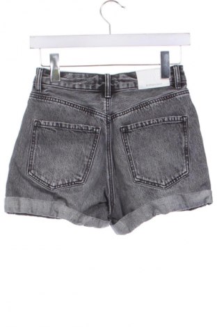 Damen Shorts Stradivarius, Größe XS, Farbe Grau, Preis 7,73 €