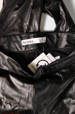 Γυναικείο κολάν Bershka, Μέγεθος M, Χρώμα Μαύρο, Τιμή 4,99 €