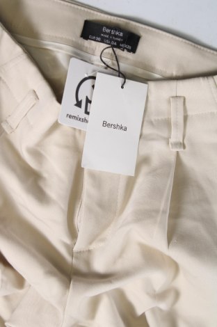 Pantaloni de femei Bershka, Mărime XS, Culoare Ecru, Preț 151,99 Lei