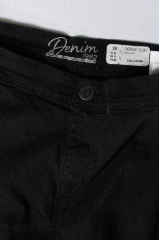 Pantaloni de femei Denim 1982, Mărime M, Culoare Negru, Preț 33,99 Lei