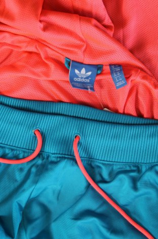 Дамски спортен екип Adidas, Размер XS, Цвят Многоцветен, Цена 34,49 лв.