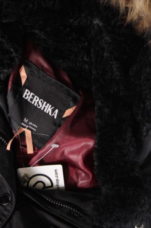 Дамско яке Bershka, Размер M, Цвят Черен, Цена 58,29 лв.