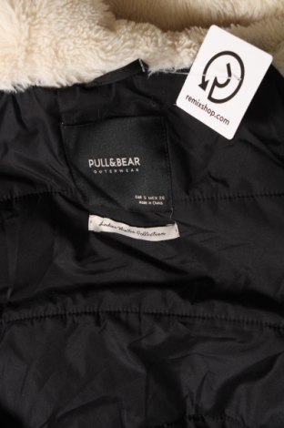 Дамско яке Pull&Bear, Размер S, Цвят Черен, Цена 58,29 лв.