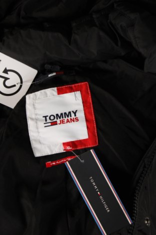 Дамско яке Tommy Jeans, Размер XS, Цвят Черен, Цена 228,99 лв.