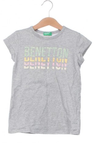 Детска тениска United Colors Of Benetton, Размер 5-6y/ 116-122 см, Цвят Сив, Цена 9,29 лв.