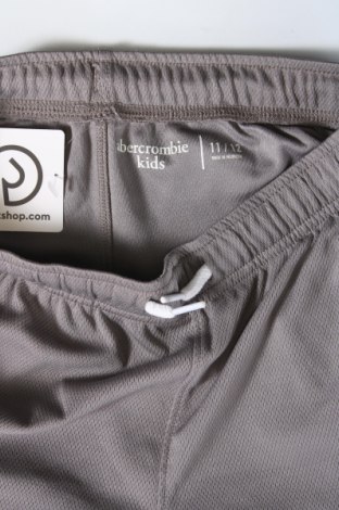 Pantaloni scurți pentru copii Abercrombie Kids, Mărime 11-12y/ 152-158 cm, Culoare Gri, Preț 69,52 Lei