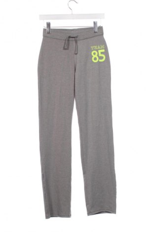 Kinder Sporthose Charles Vogele, Größe 12-13y/ 158-164 cm, Farbe Grau, Preis € 16,29