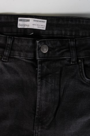 Ανδρικό τζίν Bershka, Μέγεθος S, Χρώμα Μαύρο, Τιμή 10,06 €