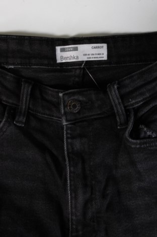 Męskie jeansy Bershka, Rozmiar M, Kolor Czarny, Cena 46,35 zł