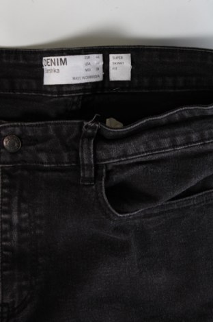 Męskie jeansy Bershka, Rozmiar L, Kolor Czarny, Cena 40,99 zł