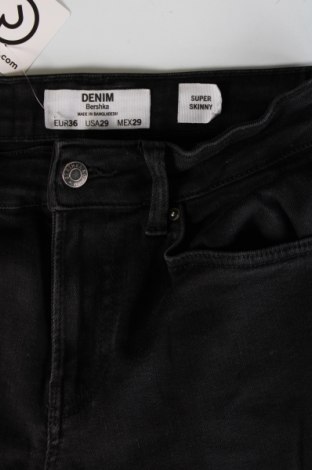 Męskie jeansy Bershka, Rozmiar S, Kolor Czarny, Cena 40,99 zł