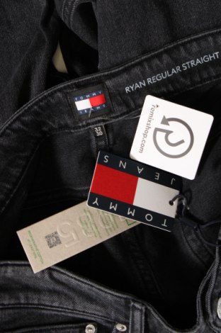 Pánské džíny  Tommy Jeans, Velikost M, Barva Šedá, Cena  1 899,00 Kč