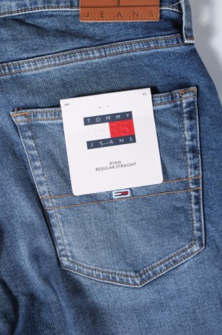 Blugi de bărbați Tommy Jeans, Mărime M, Culoare Albastru, Preț 389,99 Lei