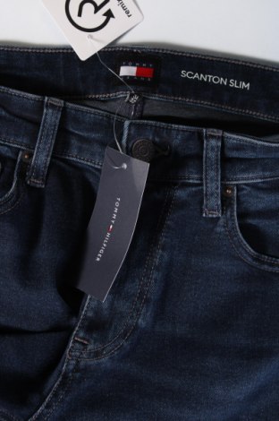 Męskie jeansy Tommy Jeans, Rozmiar M, Kolor Niebieski, Cena 582,49 zł