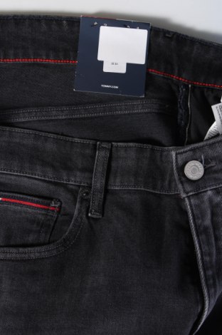 Мъжки дънки Tommy Jeans, Размер XL, Цвят Сив, Цена 118,99 лв.