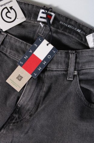 Herren Jeans Tommy Jeans, Größe L, Farbe Grau, Preis 126,99 €