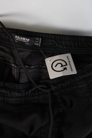 Pantaloni scurți de bărbați Pull&Bear, Mărime L, Culoare Negru, Preț 63,78 Lei