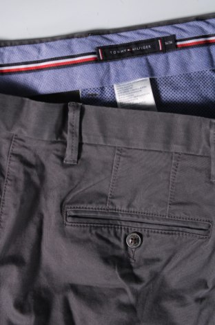 Pantaloni de bărbați Tommy Hilfiger, Mărime L, Culoare Gri, Preț 102,99 Lei