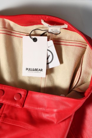 Пола Pull&Bear, Размер L, Цвят Червен, Цена 18,99 лв.