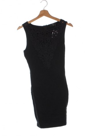 Kleid Ax Paris, Größe M, Farbe Schwarz, Preis 21,99 €