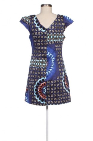 Kleid Ax Paris, Größe M, Farbe Mehrfarbig, Preis 13,99 €