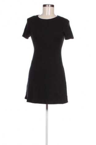 Kleid Bershka, Größe L, Farbe Schwarz, Preis 13,49 €