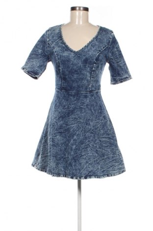 Kleid Charlotte Russe, Größe M, Farbe Blau, Preis 8,49 €