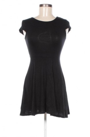 Kleid Club L, Größe M, Farbe Schwarz, Preis € 37,49