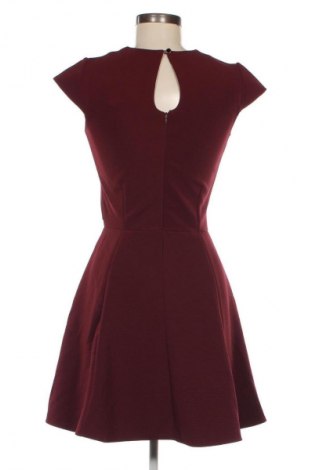 Kleid Club L, Größe M, Farbe Rot, Preis € 20,49