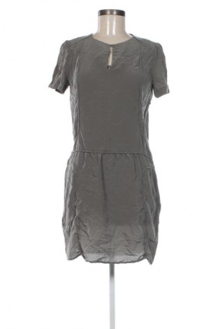 Kleid Comptoir Des Cotonniers, Größe M, Farbe Grau, Preis 49,99 €