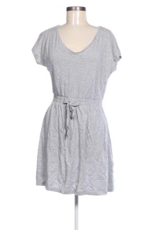 Kleid Edc By Esprit, Größe S, Farbe Grau, Preis € 16,99