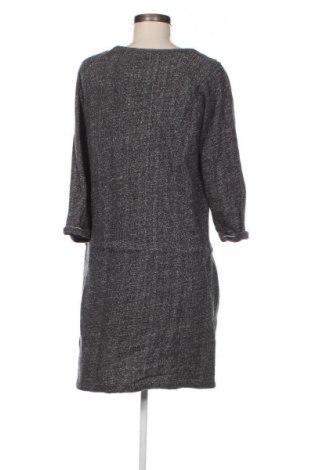 Kleid Edc By Esprit, Größe M, Farbe Grau, Preis € 13,99