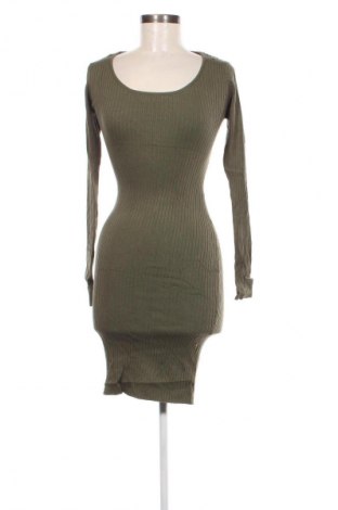 Kleid Fashion nova, Größe S, Farbe Grün, Preis € 20,29