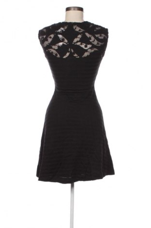 Kleid French Connection, Größe XS, Farbe Schwarz, Preis € 37,49