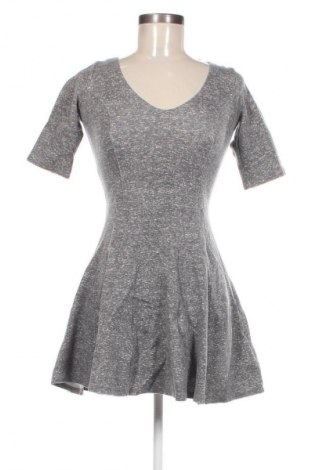 Kleid Hollister, Größe S, Farbe Grau, Preis 13,99 €