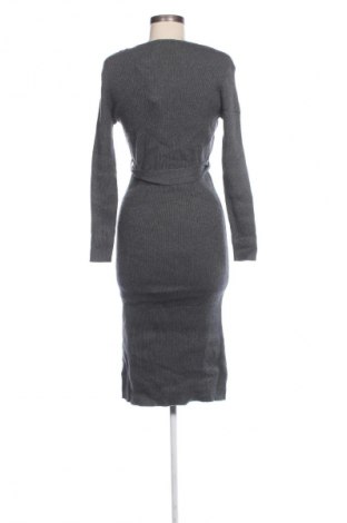 Kleid Love Bonito, Größe S, Farbe Grau, Preis 75,29 €