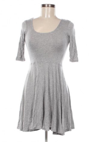 Kleid New Look, Größe M, Farbe Grau, Preis € 9,49