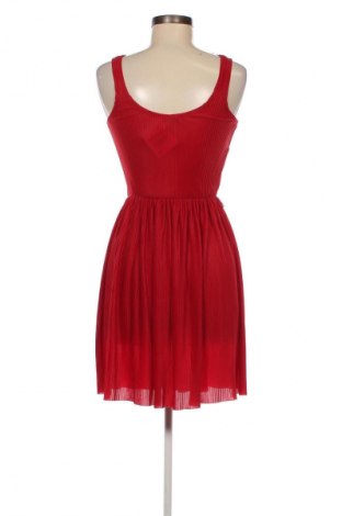 Kleid Pull&Bear, Größe M, Farbe Rot, Preis € 10,49