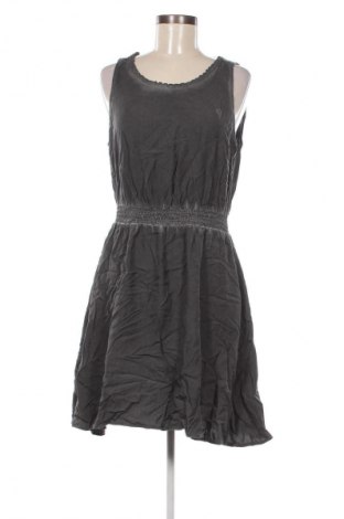 Kleid Q/S by S.Oliver, Größe L, Farbe Grau, Preis 16,99 €