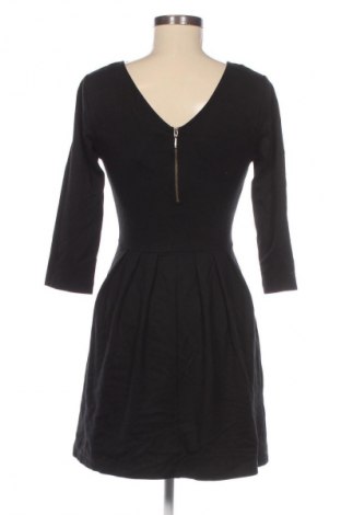 Kleid Stradivarius, Größe M, Farbe Schwarz, Preis 8,49 €