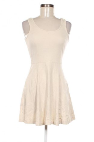 Kleid Stradivarius, Größe M, Farbe Beige, Preis 13,49 €